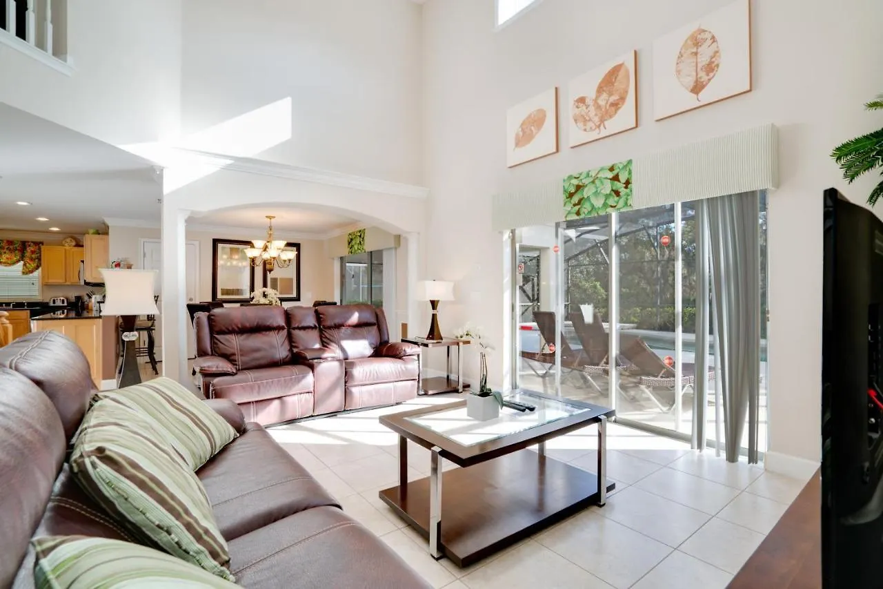 2173Victoria Villa Davenport